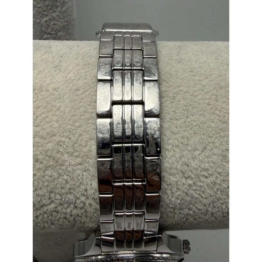 Bulova band showing
